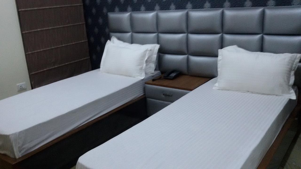 Hotel Royal International New Delhi Ngoại thất bức ảnh