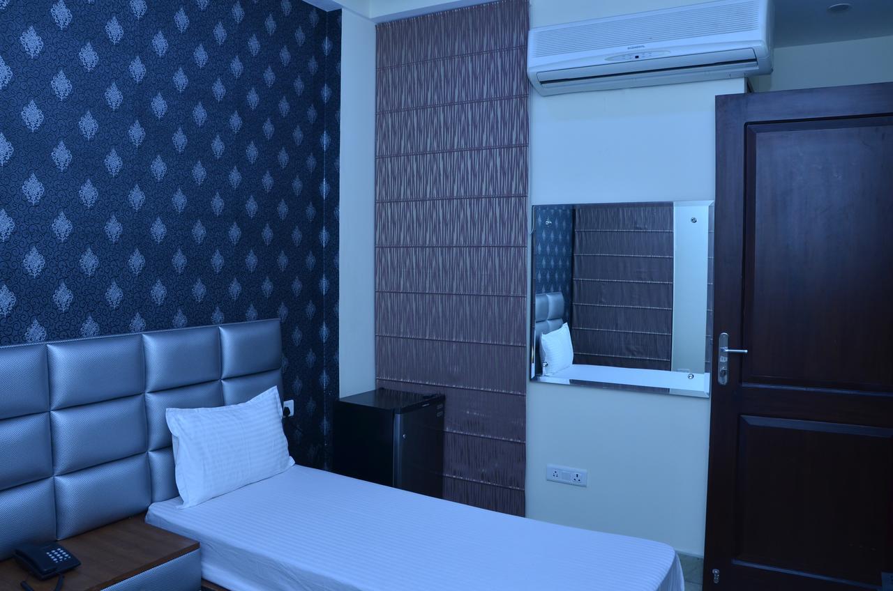 Hotel Royal International New Delhi Ngoại thất bức ảnh